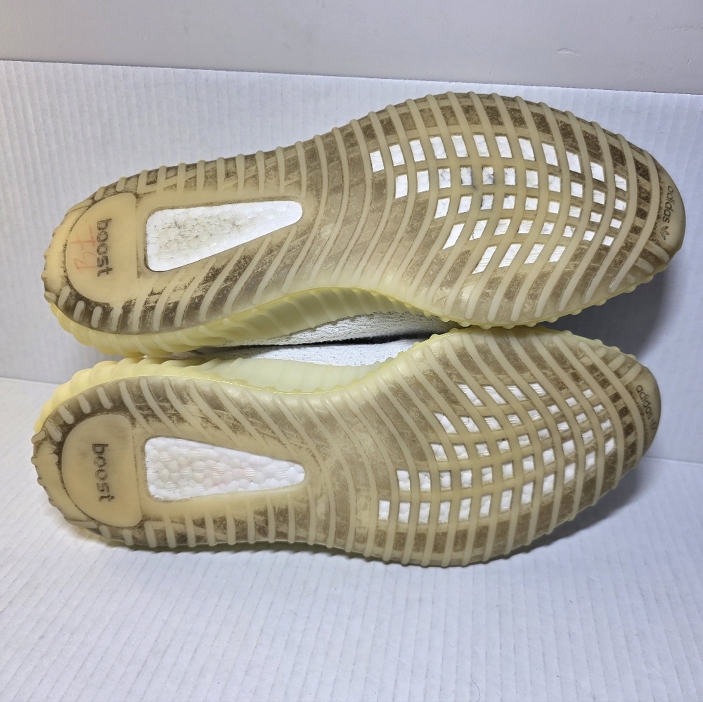 Adidas Yeezy Boost 350 V2 Cream Triple White Low Sneakers Mens Size 12 - Picture 5 of 8